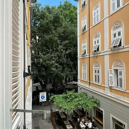 Luxury In Stile Moderno * 的里雅斯特